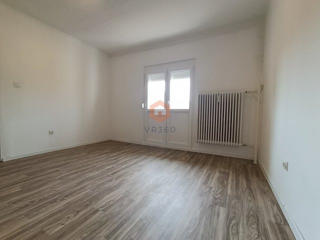 Kiadó panellakás, albérlet, Pécsett, Szőnyi Ottó utcában