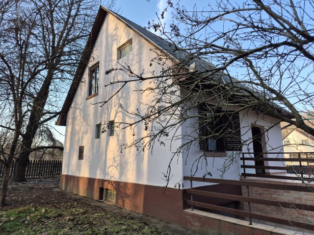 Eladó családi ház, Tiszafüreden 49.5 M Ft, 3 szobás