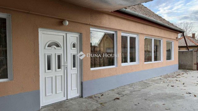 Eladó családi ház, Pilisen 45.9 M Ft, 3 szobás