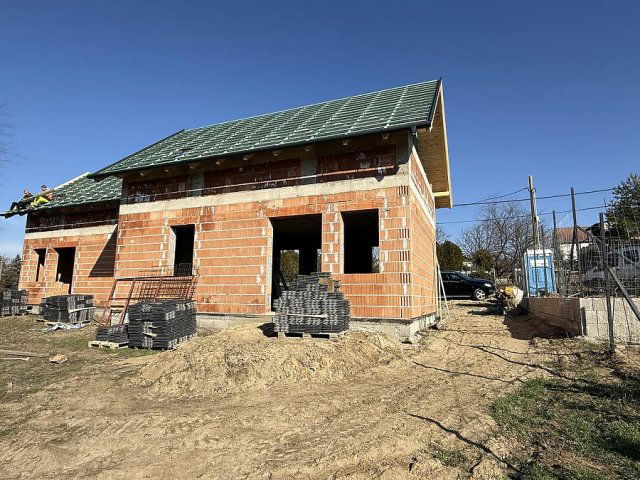 Eladó ikerház, Szentendrén 97 M Ft, 4 szobás