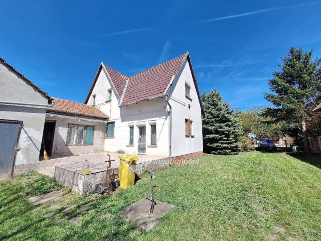 Eladó családi ház, Mezőhegyesen 25 M Ft, 4 szobás