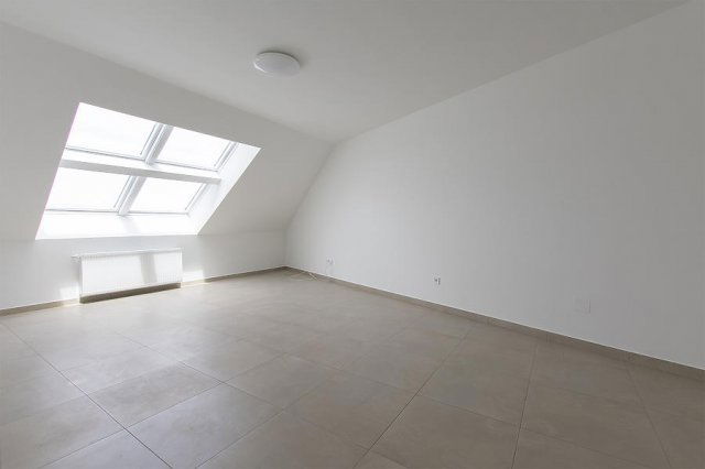 Eladó téglalakás, Szigetszentmiklóson 68.9 M Ft, 3 szobás