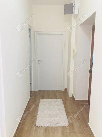 Eladó téglalakás, Tatabányán 0.18 M Ft, 3 szobás