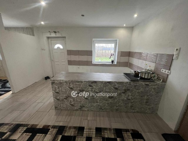 Eladó családi ház, Tápiószelén 34.9 M Ft, 2 szobás