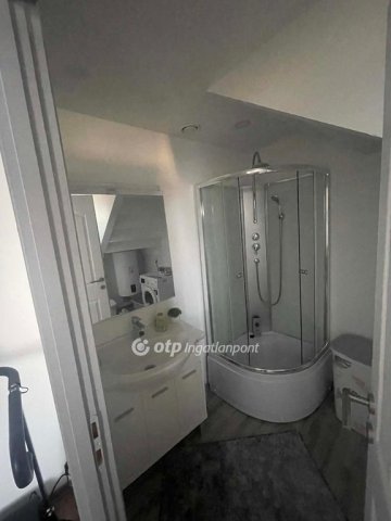 Kiadó családi ház, albérlet, Ebesen 350 E Ft / hó, 5+1 szobás