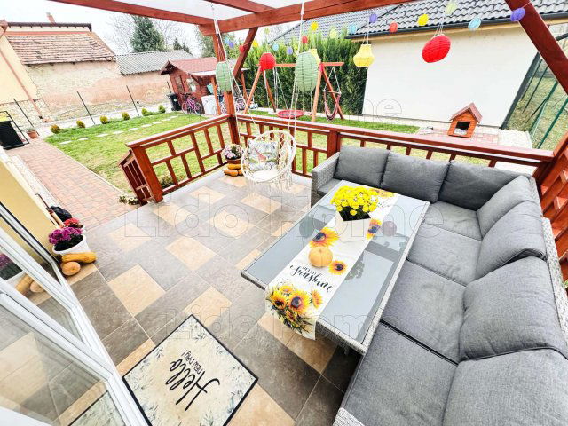 Eladó családi ház, Töltéstaván 98.99 M Ft, 4 szobás