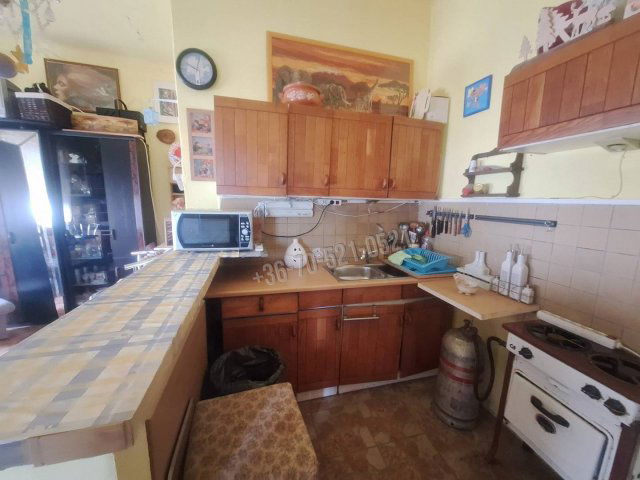 Eladó családi ház, Erzsébeten 14.99 M Ft, 4 szobás