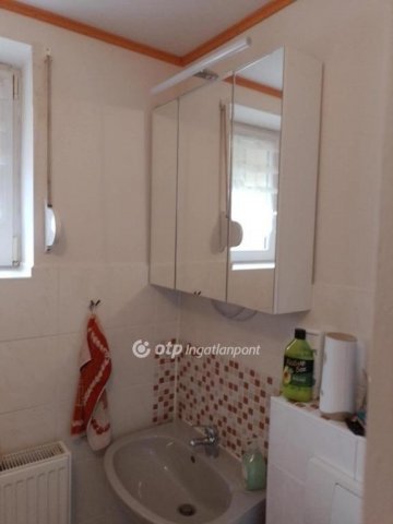 Eladó családi ház, Kistótfalun 61 M Ft, 3 szobás