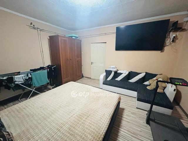 Eladó családi ház, Napkoron 48 M Ft, 2 szobás