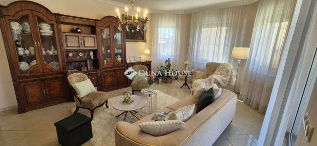 Eladó családi ház, Kecskeméten 139.9 M Ft, 4 szobás