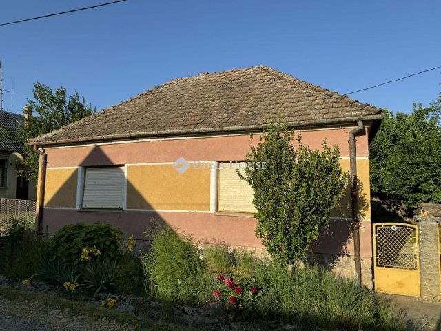 Eladó családi ház, Villánykövesden 17.5 M Ft, 5 szobás