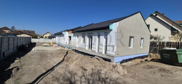 Eladó ikerház, Gyálon 104.9 M Ft, 3 szobás