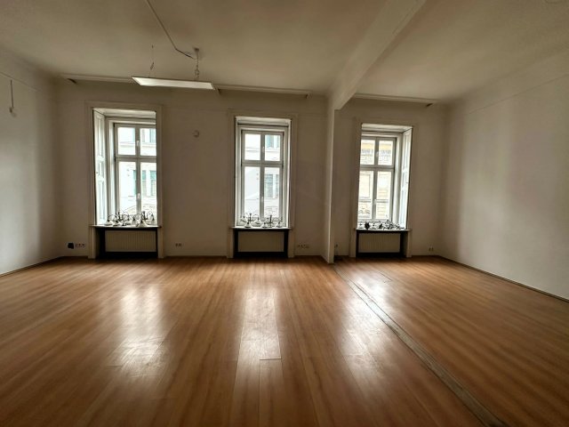 Kiadó ipari ingatlan, Budapesten, V. kerületben 700 E Ft / hó