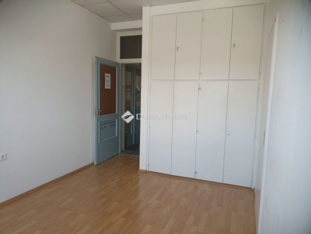 Kiadó iroda, Zalaegerszegen, Ady Endre utcában 55 E Ft / hó
