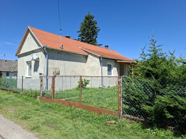Eladó családi ház, Bélaváron 23.53 M Ft, 28 szobás