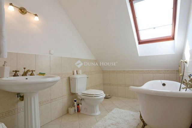 Eladó családi ház, Kiskunfélegyházán 149.9 M Ft, 5 szobás