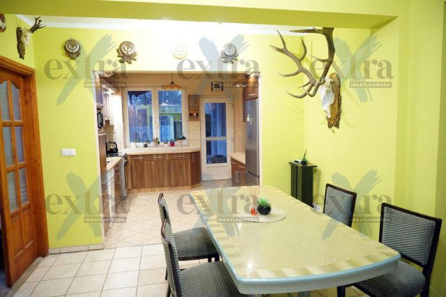 Eladó családi ház, Sándorfalván 129 M Ft, 6 szobás