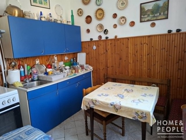 Eladó családi ház, Kisteleken 33.99 M Ft, 2 szobás