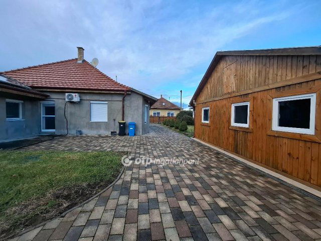 Eladó családi ház, Biharkeresztesen 52.9 M Ft, 2+4 szobás