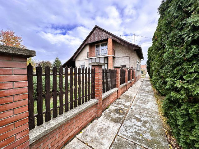 Eladó családi ház, Mezőkovácsházán 33 M Ft, 3 szobás