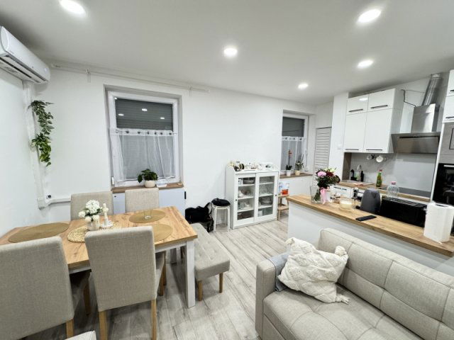 Eladó téglalakás, Komlón 29.9 M Ft, 2 szobás