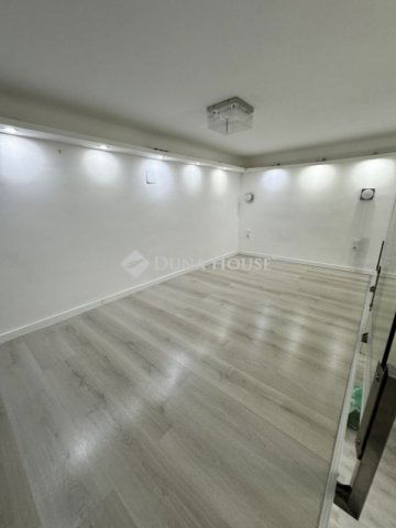 Eladó téglalakás, Budapesten, VI. kerületben 49.9 M Ft, 1 szobás