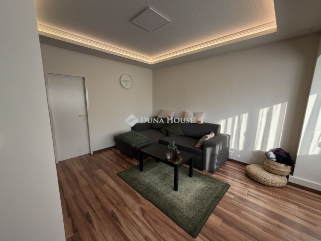 Eladó téglalakás, Budapesten, XVI. kerületben 84 M Ft, 2 szobás