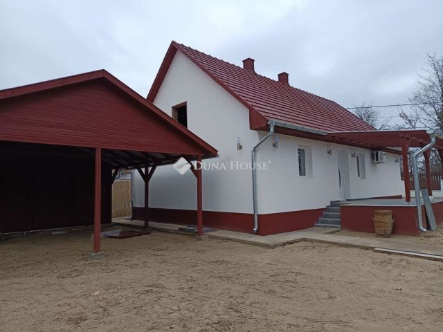 Eladó családi ház, Tápióbicskén 44.9 M Ft, 4 szobás