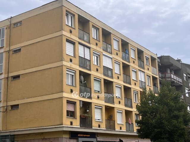 Eladó téglalakás, Zalaegerszegen 25 M Ft, 1 szobás