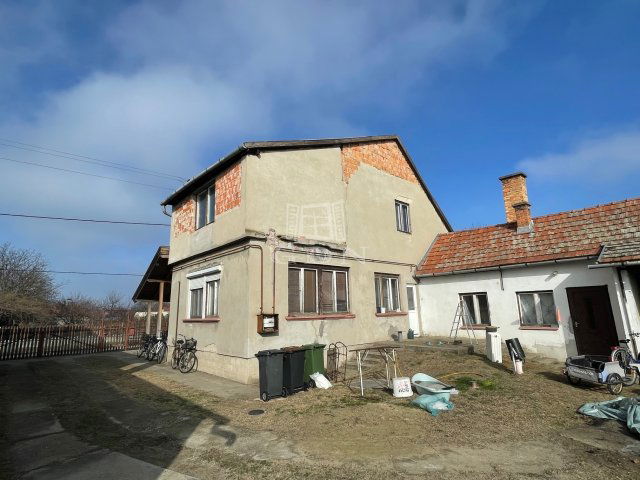 Eladó családi ház, Kisteleken 39.9 M Ft, 4 szobás