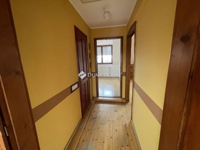 Eladó téglalakás, Kecskeméten 48.8 M Ft, 3 szobás