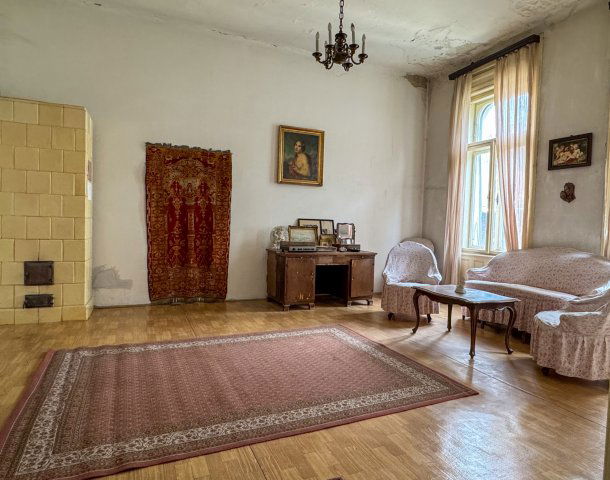 Eladó téglalakás, Budapesten, VI. kerületben, Paulay Ede utcában