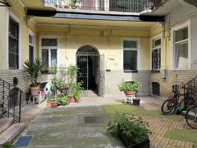 Eladó téglalakás, VII. kerületben, Alsó erdősor utcában