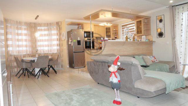 Eladó sorház, Debrecenben 109.9 M Ft, 5 szobás