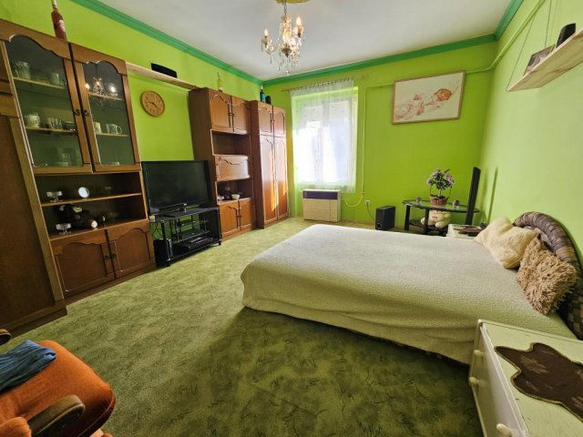 Eladó téglalakás, Kaposváron 43 M Ft, 2 szobás