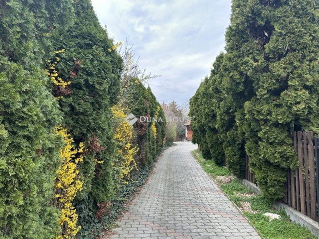 Eladó családi ház, Szentendrén 159 M Ft, 4 szobás