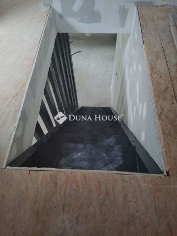 Eladó családi ház, Pilisvörösváron 115 M Ft, 5 szobás