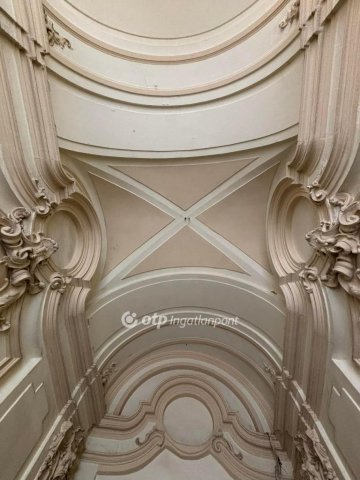 Eladó téglalakás, Budapesten, V. kerületben 164.9 M Ft, 2 szobás