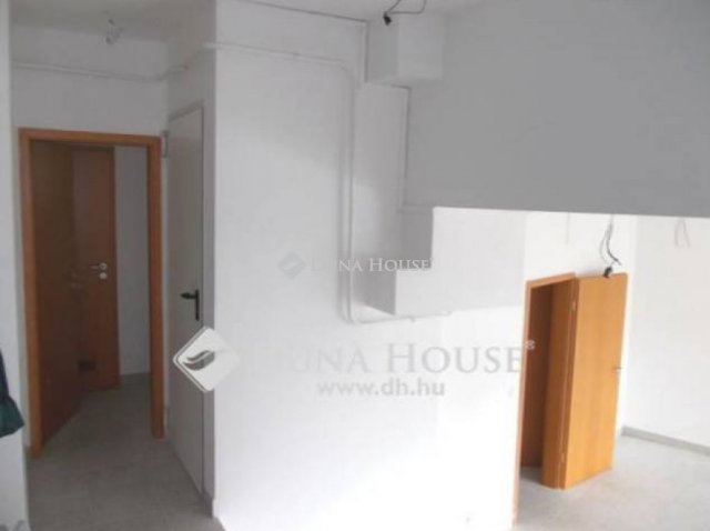 Eladó üzlethelyiség, Budaörsön 55 M Ft / költözzbe.hu