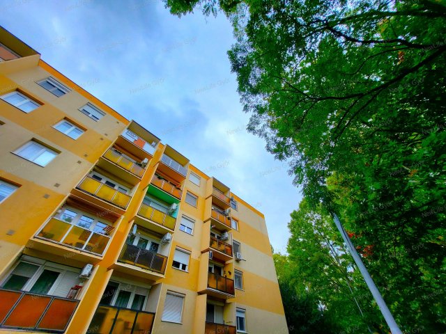 Eladó panellakás, Győrött 45.9 M Ft, 2 szobás