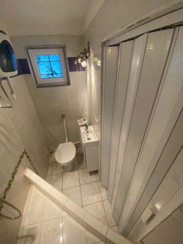 Eladó üzlethelyiség, Tatabányán 11 M Ft, 1 szobás