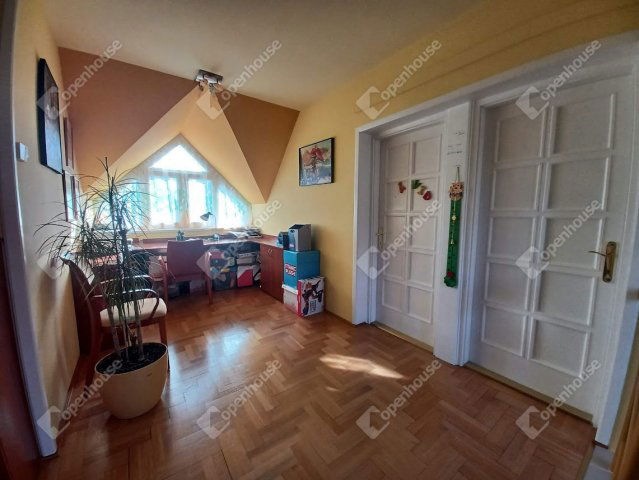 Eladó családi ház, Debrecenben 155 M Ft, 5 szobás