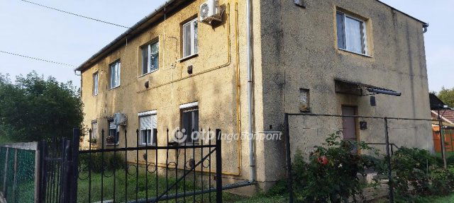 Eladó téglalakás, Fehérgyarmaton 13 M Ft, 2+1 szobás