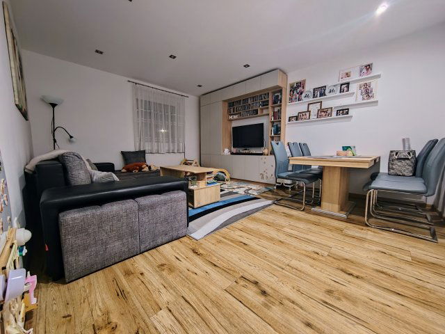 Eladó téglalakás, Zircen 60 M Ft, 3 szobás