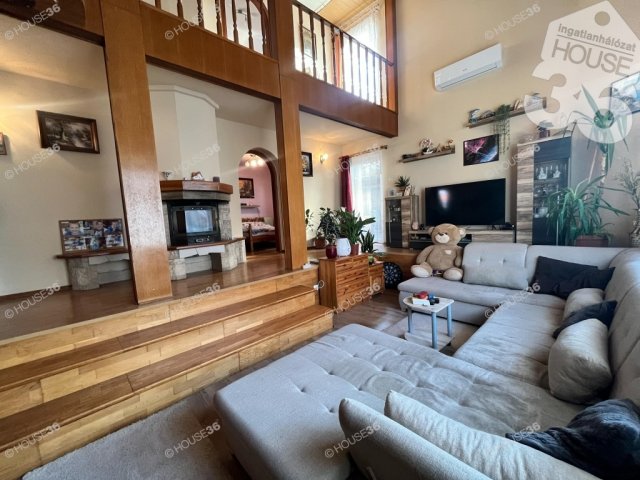 Eladó családi ház, Kecskeméten 127.9 M Ft, 7 szobás