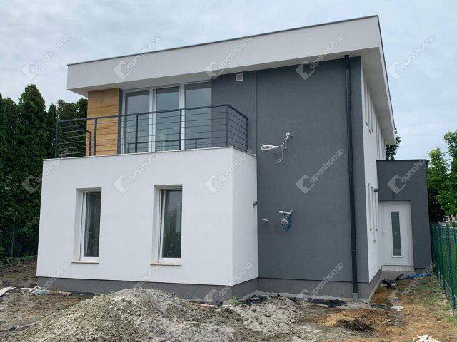 Eladó családi ház, Siófokon 49.9 M Ft, 2 szobás