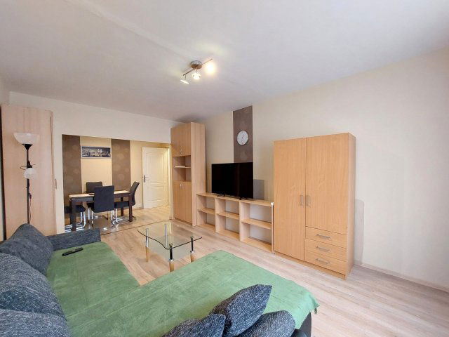 Kiadó panellakás, albérlet, Szegeden 170 E Ft / hó, 2 szobás