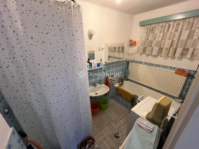Eladó családi ház, Óbányán 49.999 M Ft, 4 szobás