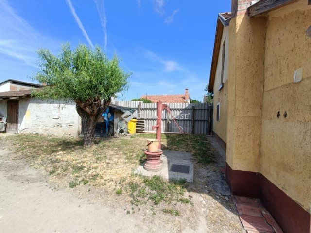 Eladó családi ház, Nagykőrösön 30.5 M Ft, 2 szobás