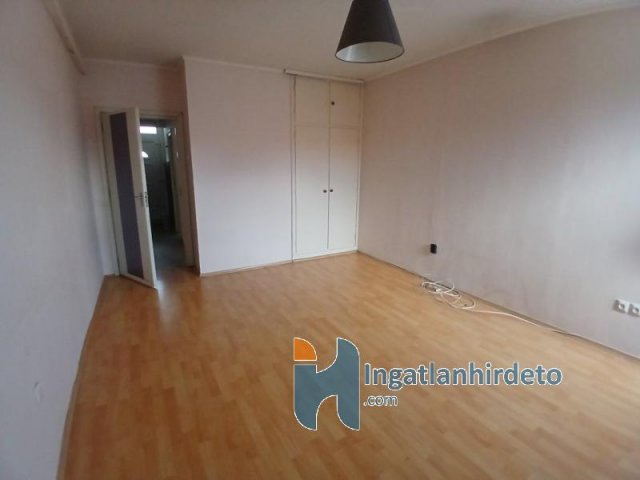 Eladó téglalakás, Hatvanban 36.9 M Ft, 3 szobás